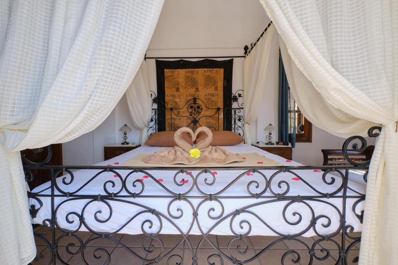 Private Villa Evgenia With Swimming Pool 佩里萨 外观 照片